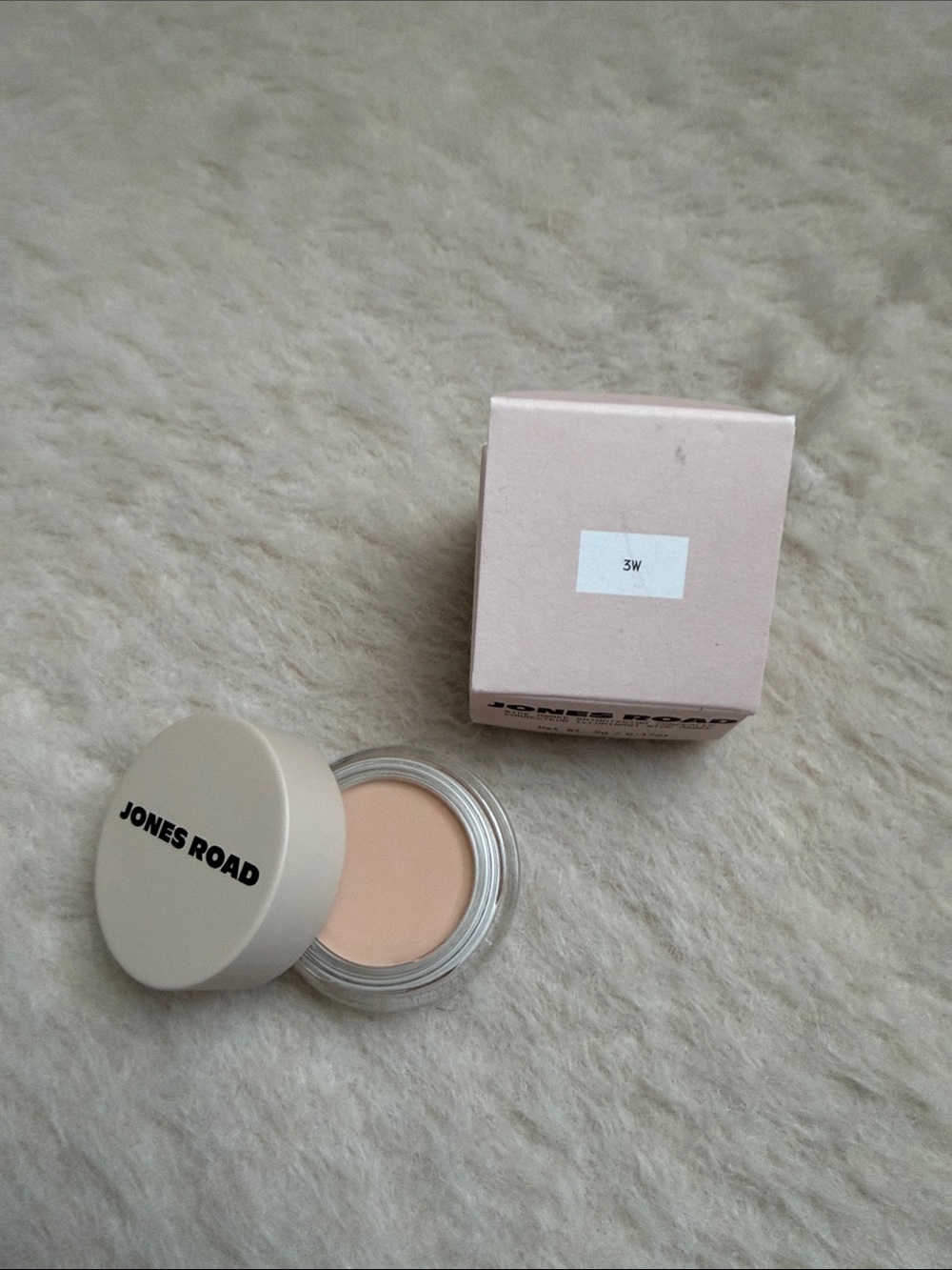 Jones Road Wide Awake concealer in shade 3W